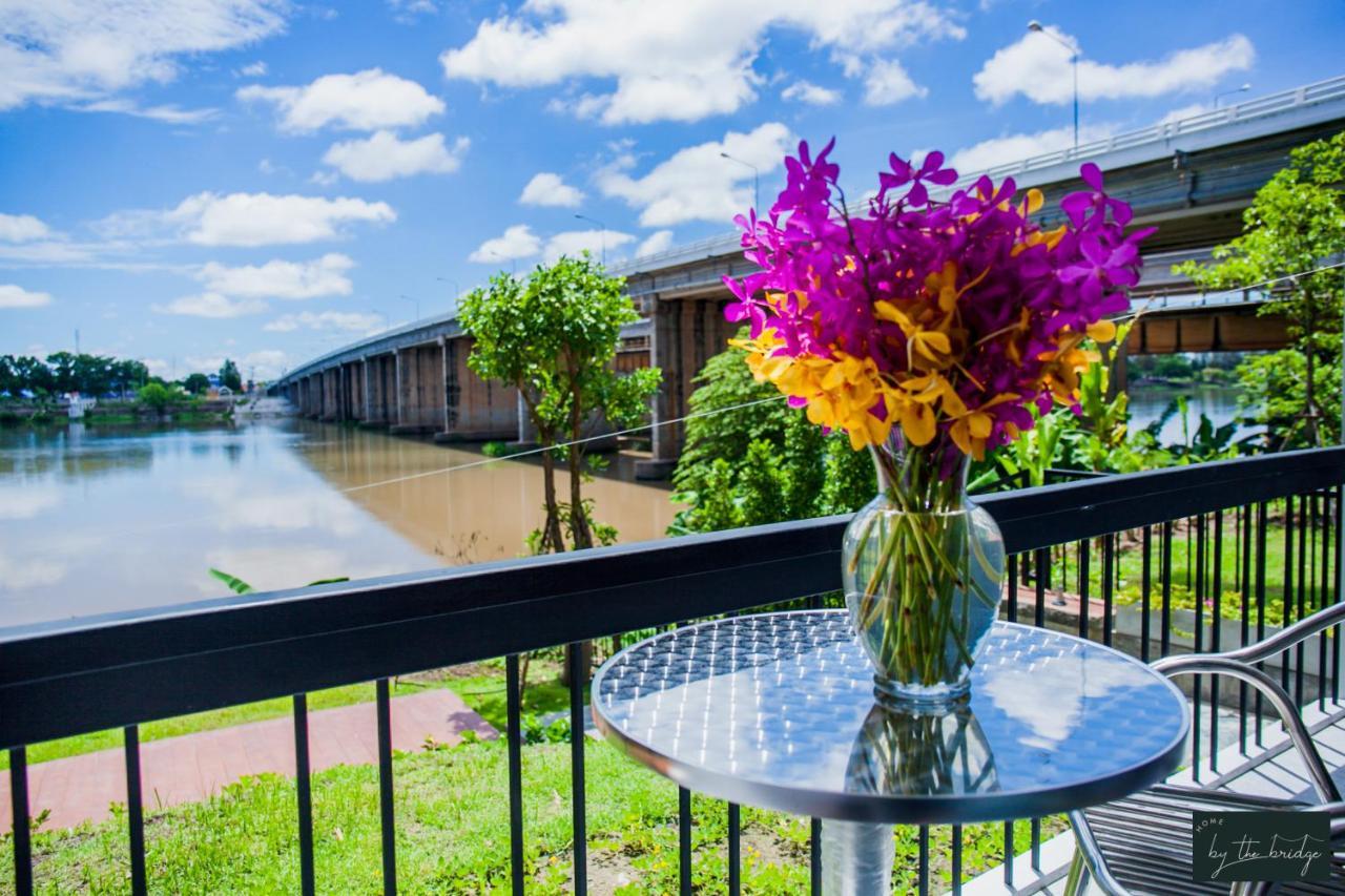 Home By The Bridge Hotel Kamphaeng Phet Exterior foto