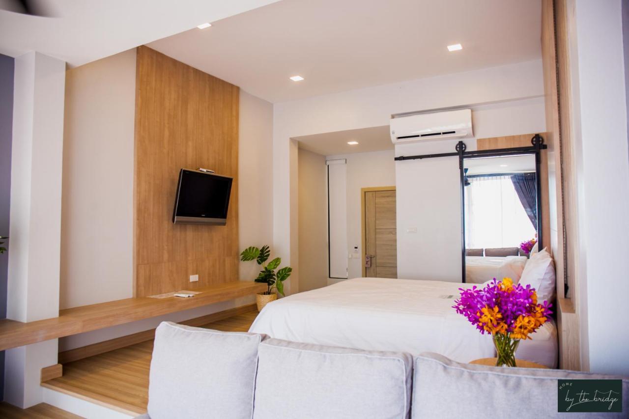 Home By The Bridge Hotel Kamphaeng Phet Exterior foto
