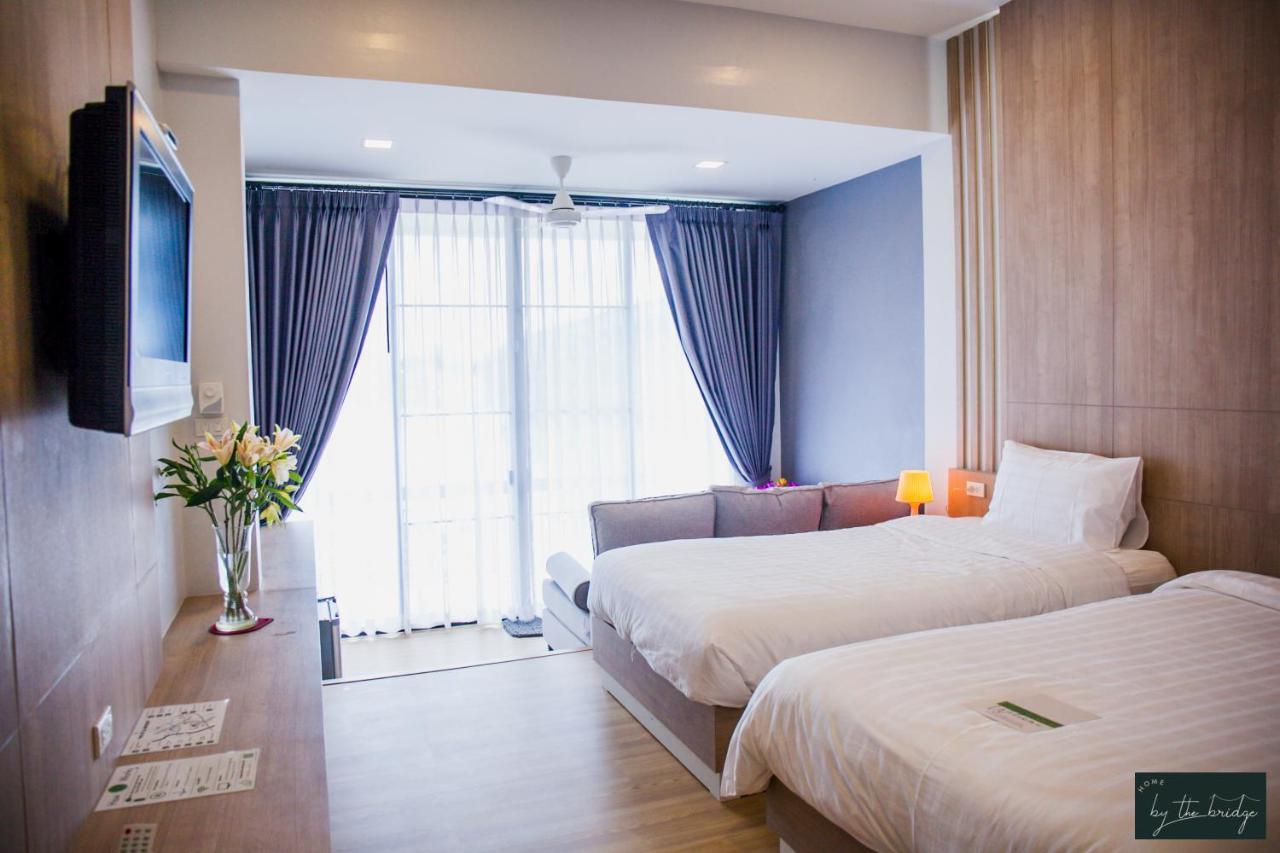 Home By The Bridge Hotel Kamphaeng Phet Exterior foto