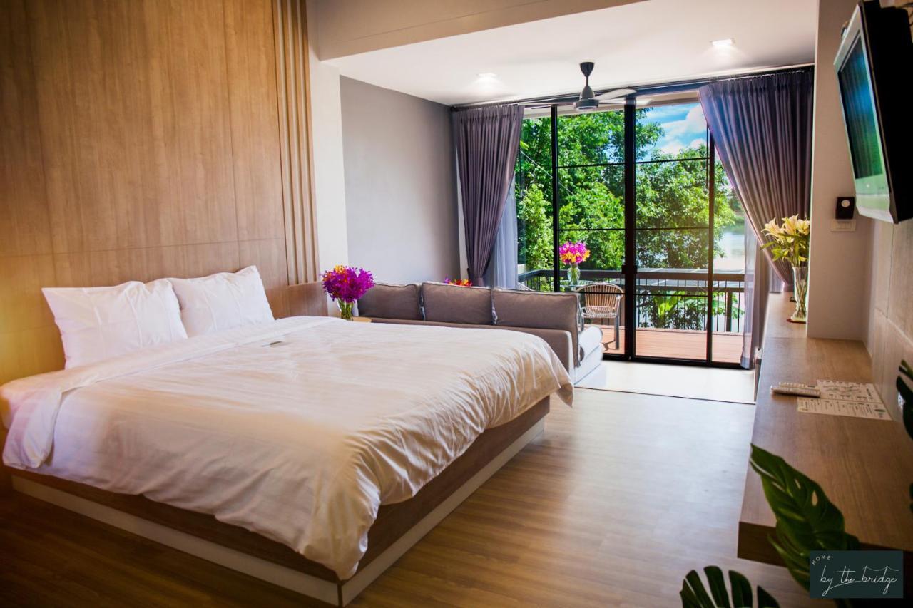 Home By The Bridge Hotel Kamphaeng Phet Exterior foto