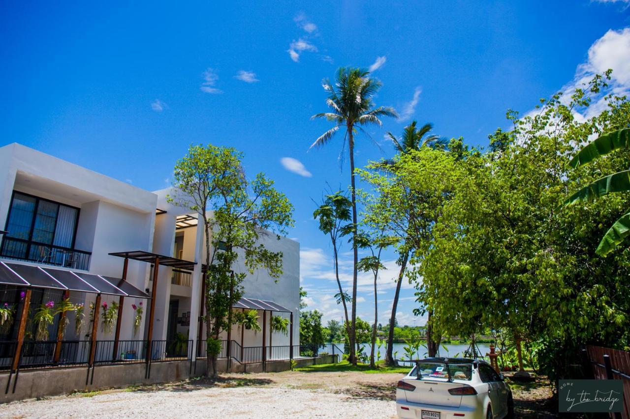 Home By The Bridge Hotel Kamphaeng Phet Exterior foto
