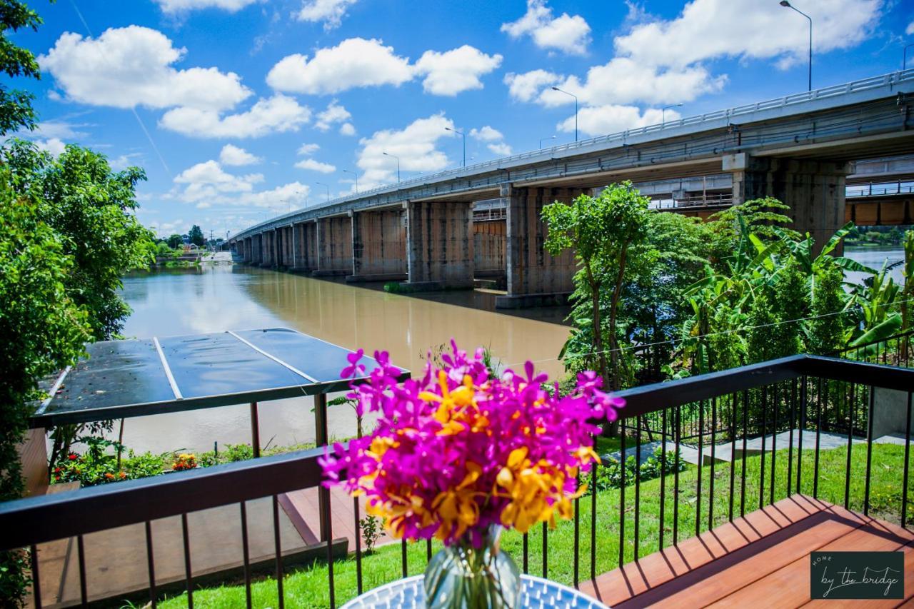 Home By The Bridge Hotel Kamphaeng Phet Exterior foto