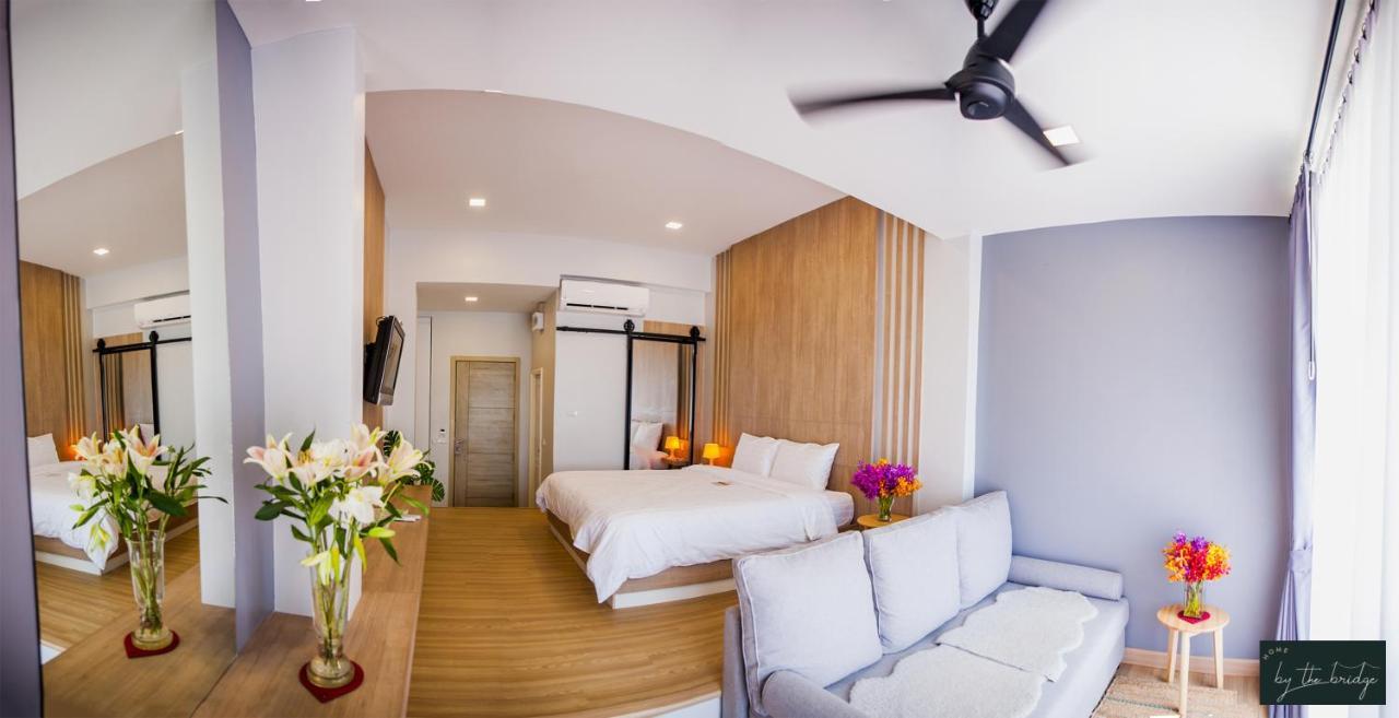 Home By The Bridge Hotel Kamphaeng Phet Exterior foto